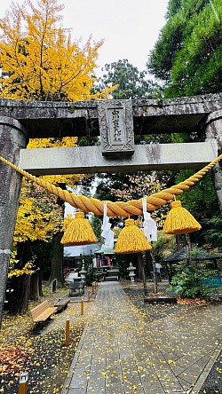 白川吉見神社